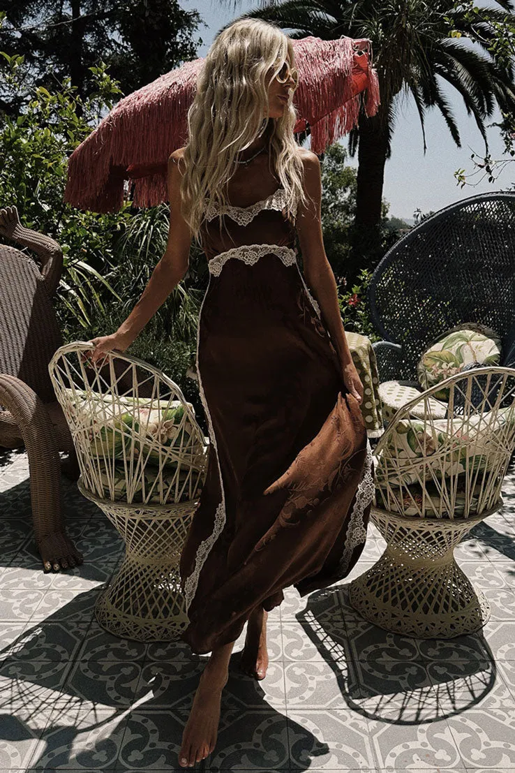 Boudoir Slip Dress warna espresso elegan dari Joy368