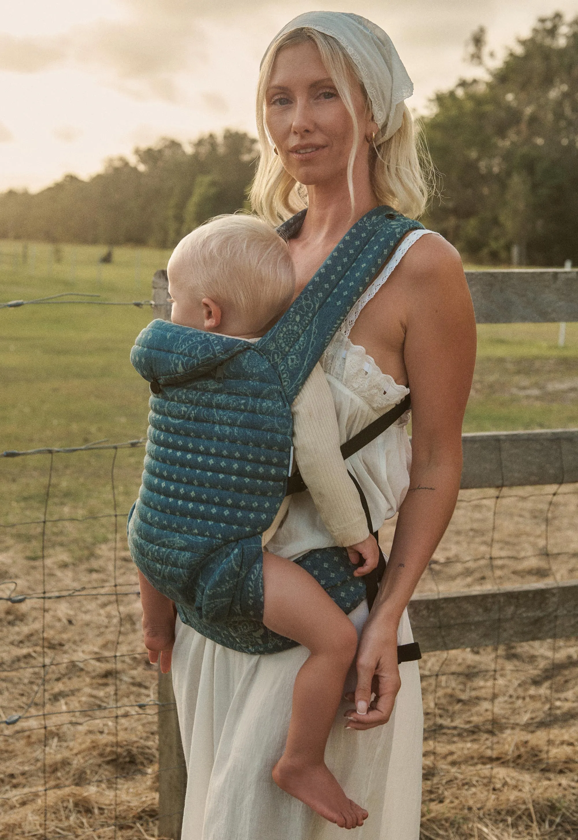 Bumpsuit x Spell Armadillo Baby Carrier warna biru roadtrip di Joy368