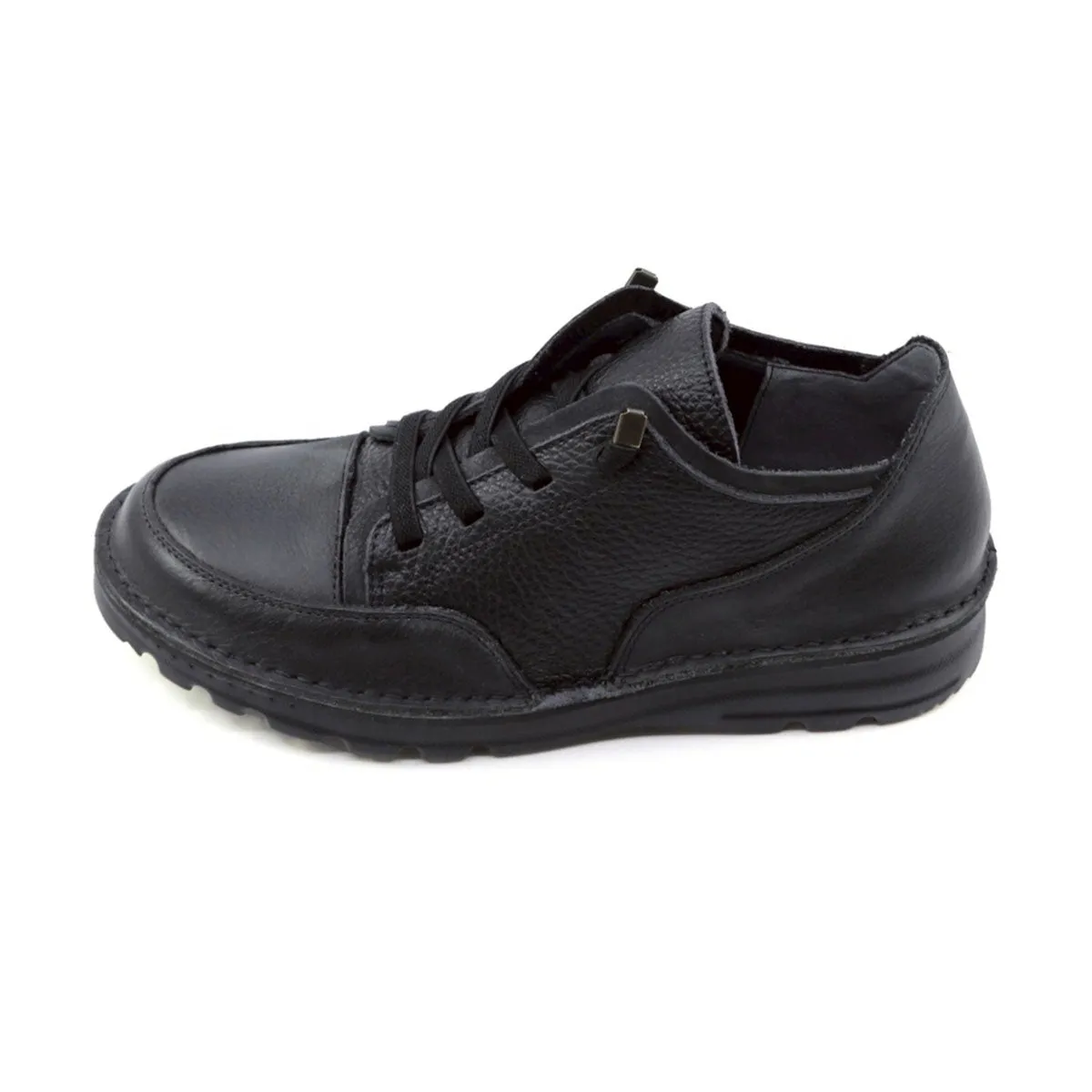 KAIRI Black Ultra Light & Wide Fit Sneakers kulit asli dari Joy368