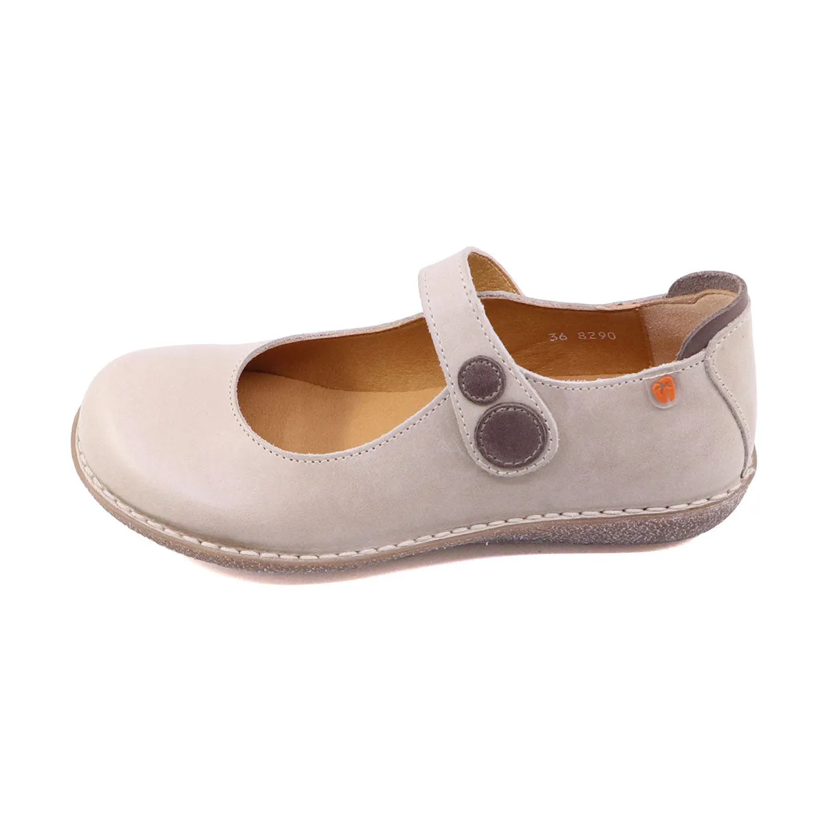 Sepatu flats kulit asli warna beach dari brand Jungla koleksi Joy368