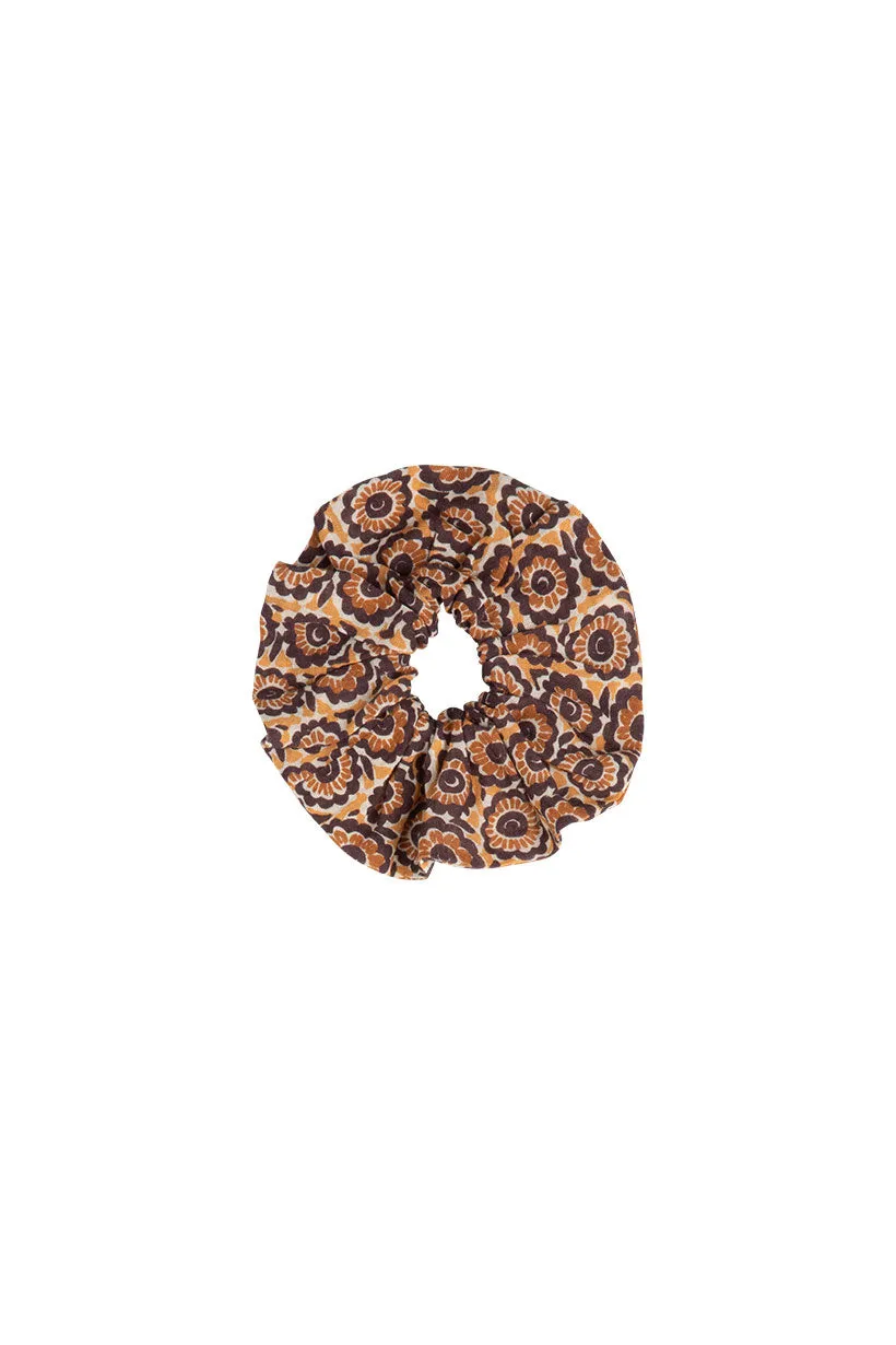 Sannah Jumbo Scrunchie Golden Ochre dari Joy368