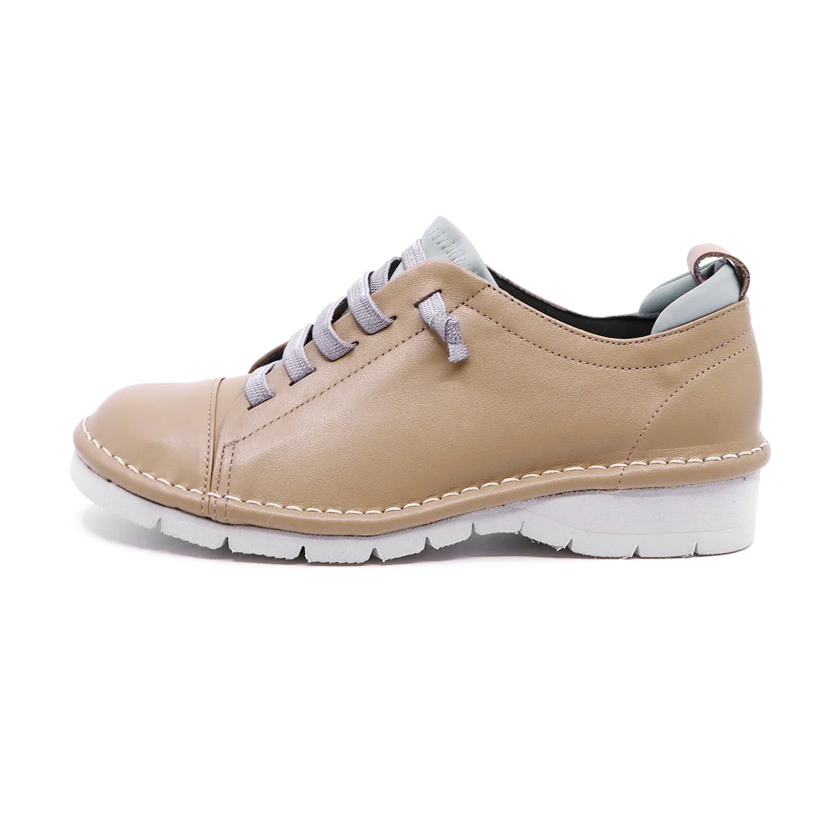 TORI Moca Beige Ultra Light Sneakers dari Joy368